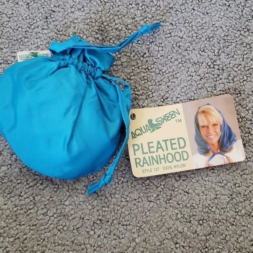 Vintage aquasheen pleated rainhood blue 100% nylon